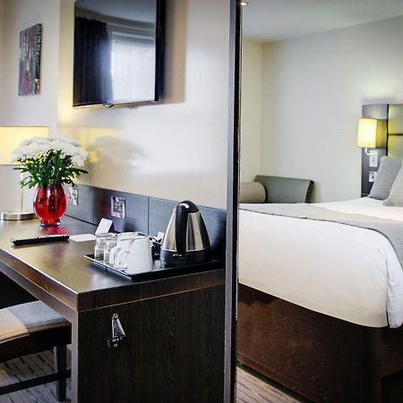 Premier Inn Huddersfield West Екстер'єр фото
