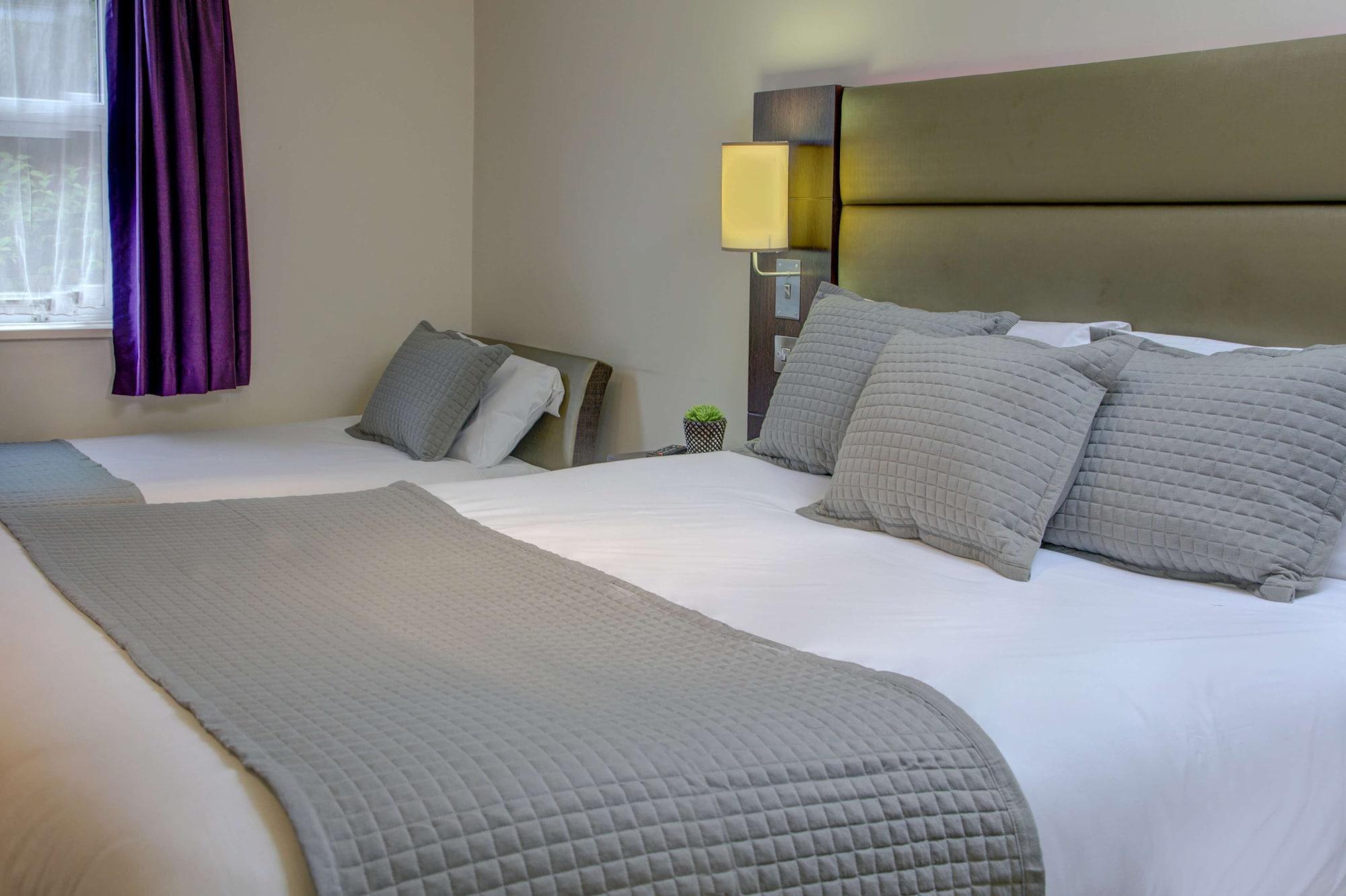 Premier Inn Huddersfield West Екстер'єр фото