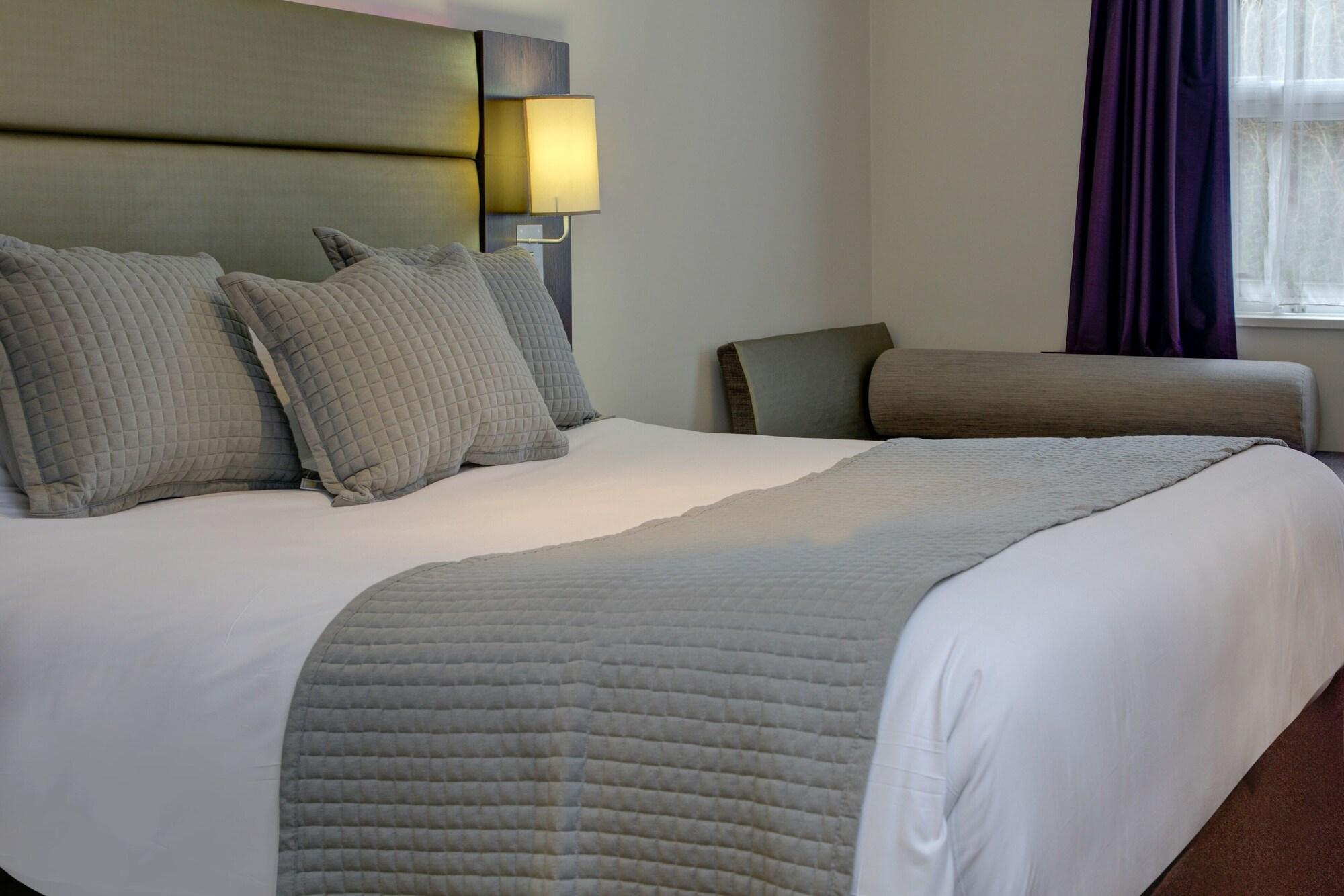 Premier Inn Huddersfield West Екстер'єр фото