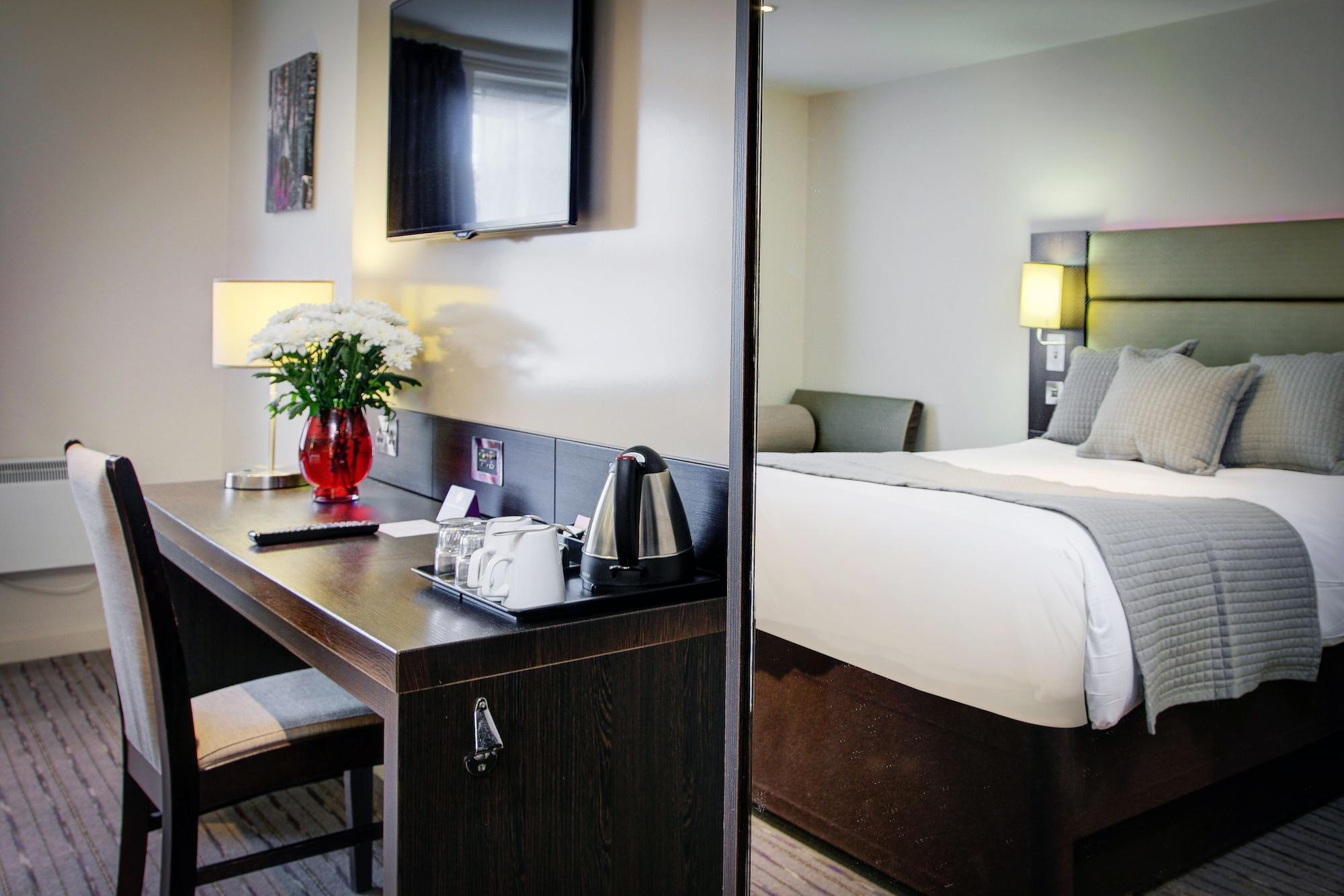 Premier Inn Huddersfield West Екстер'єр фото