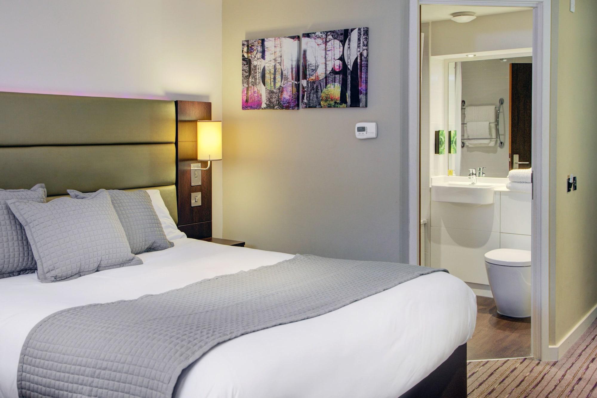 Premier Inn Huddersfield West Екстер'єр фото