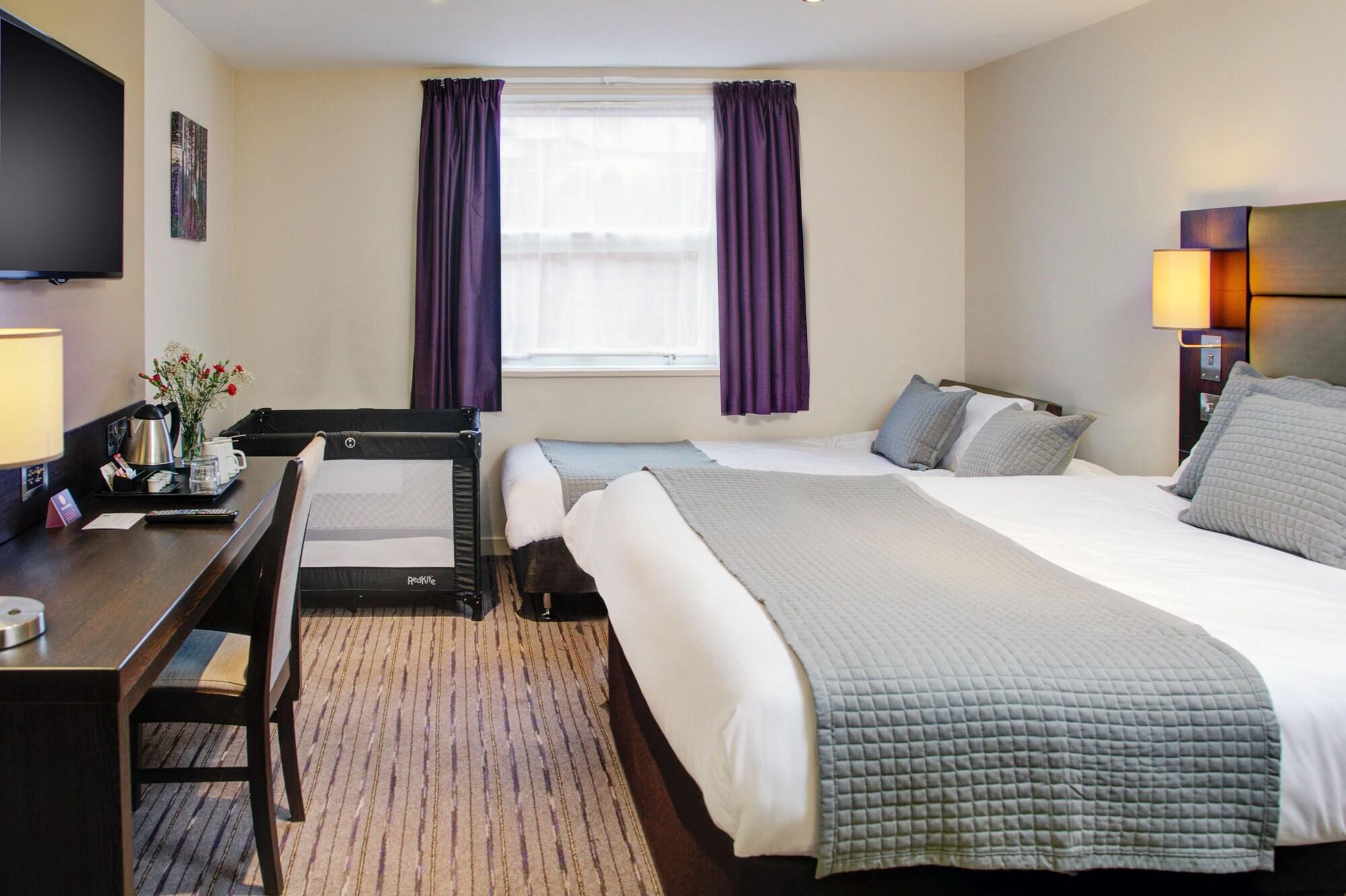 Premier Inn Huddersfield West Екстер'єр фото